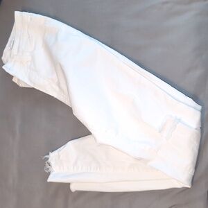 White skinny jeans